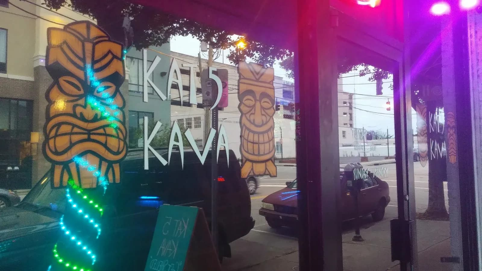Inside or outside Kat 5 Kava