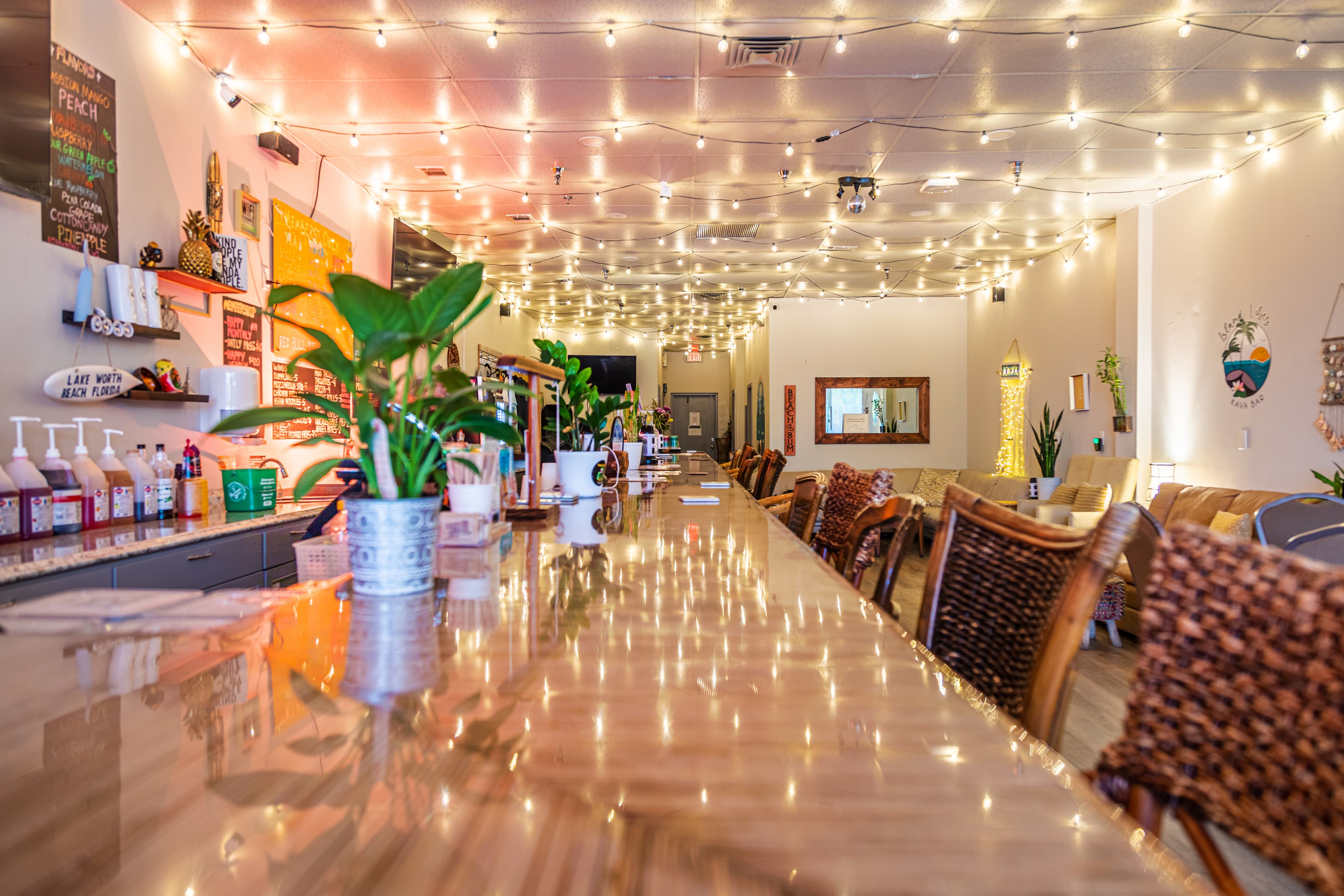Island Vibes Lake Worth Kava Bar in Lake Worth, FL