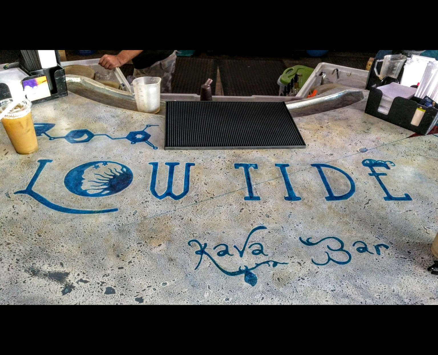 Low Tide Kava Bar Gulf Port Bar
